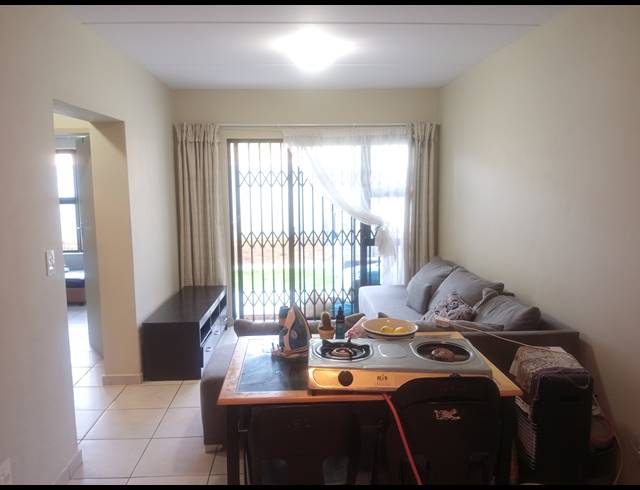2 BEDROOM SECTIONAL TITLE FOR SALE IN NORTON PARK